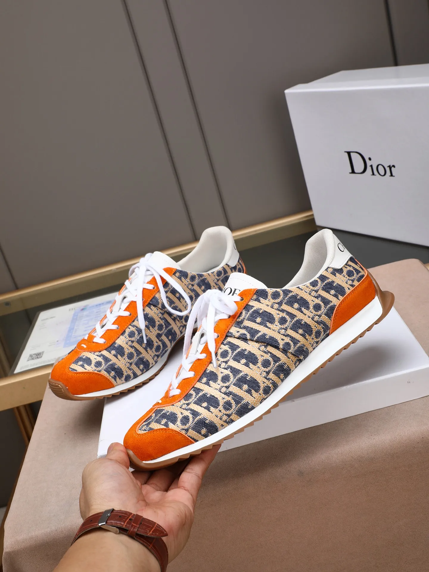 Men's shoes💰440 Dior【Dior】😘😘High-end series of casual men's shoes, simple and elegant👍👍👍The upper is made of first-layer genuine leather spliced ​​with Dior's special material [sun][sun]; imported first-layer sheepskin lining; special outsole, wear-resistant, lightweight, the overall design is harmonious and unified without lacking personality 👣🌟✨You deserve it! Multiple colors to choose from! 😍Size 38～44. (45 custom-made) The picture above is a big seller🔥🔥🔥